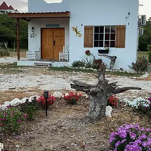 Azteca Villa