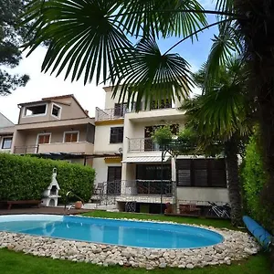 apartments-villa-rossella-3.in-istria.net/